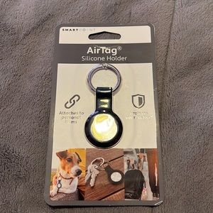 NWT Silicone Air Tag Holder